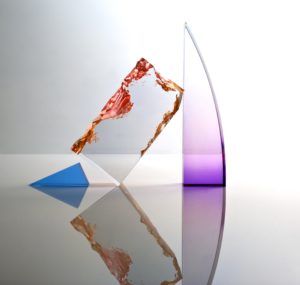 metacrilato plexiglas colorato sfumato, ideale per arredi o allestimenti saerom yoon table italy